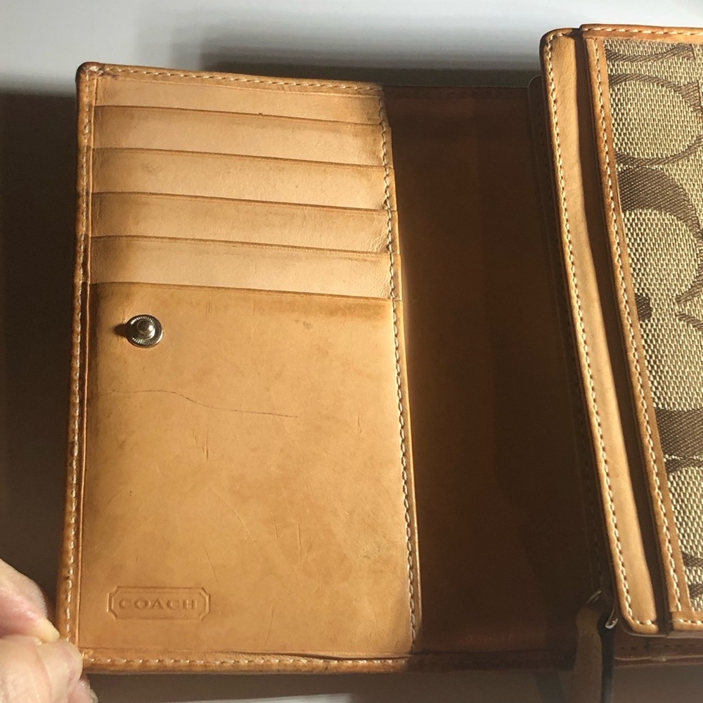 COACH Wallet Brown Canvas Signature Pattern w/ Tan Leather Bifold Medium Compact - Picture 5 of 15